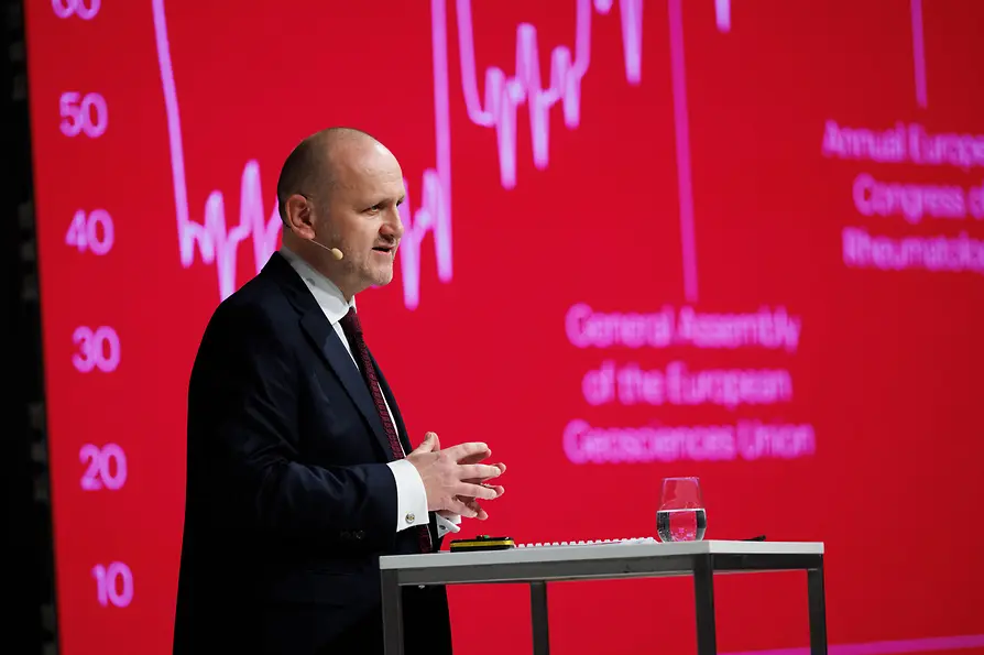 WienTourismus/Rainer Fehringer Norbert Kettner Präsentation bei der Wiener Tourismuskonferenz 2024