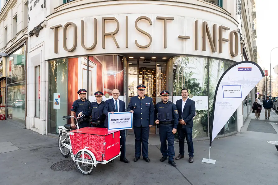 sLkphoto.at - Kreuzberger Sebastian Coffee with Cops Gruppenfoto