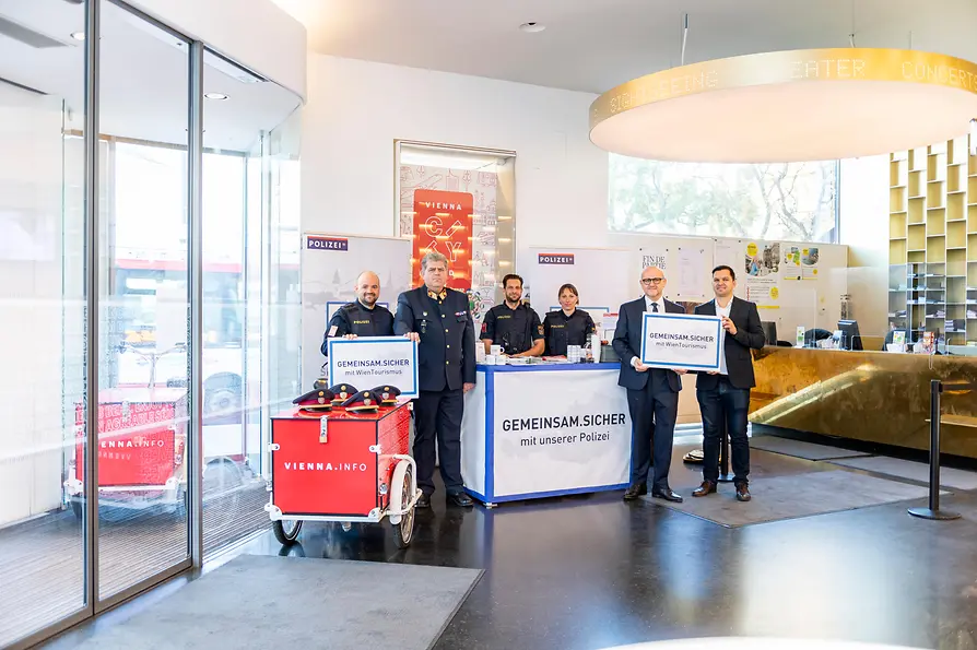 sLkphoto.at - Kreuzberger Sebastian Coffee with Cops Gruppenfoto