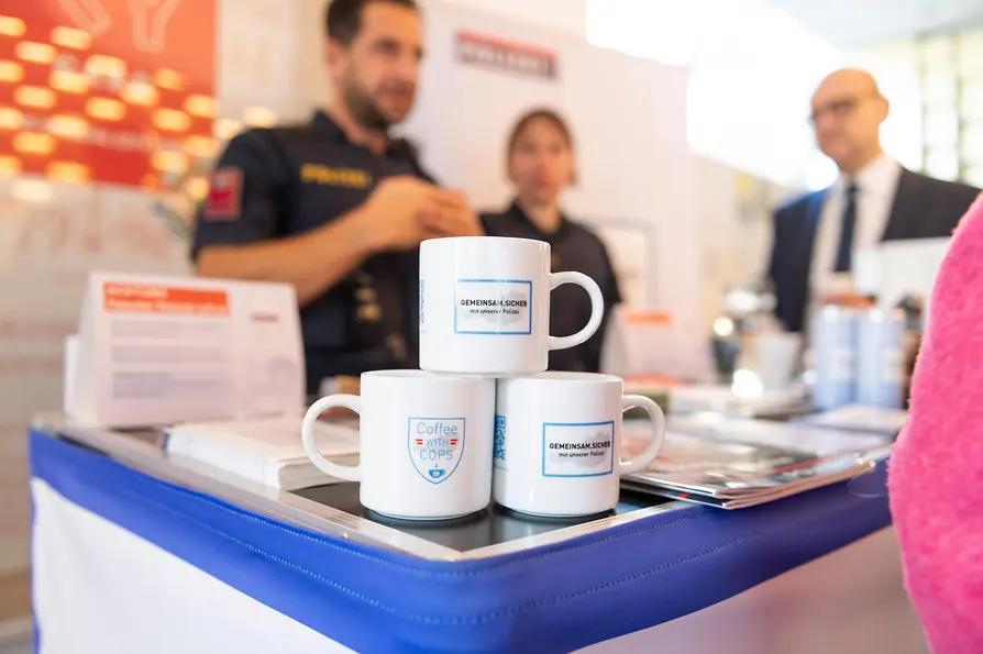 sLkphoto.at - Kreuzberger Sebastian Coffee with Cops Tassen
