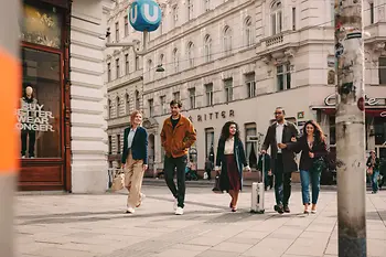 Spaziergänger auf der Mariahilfer Straße