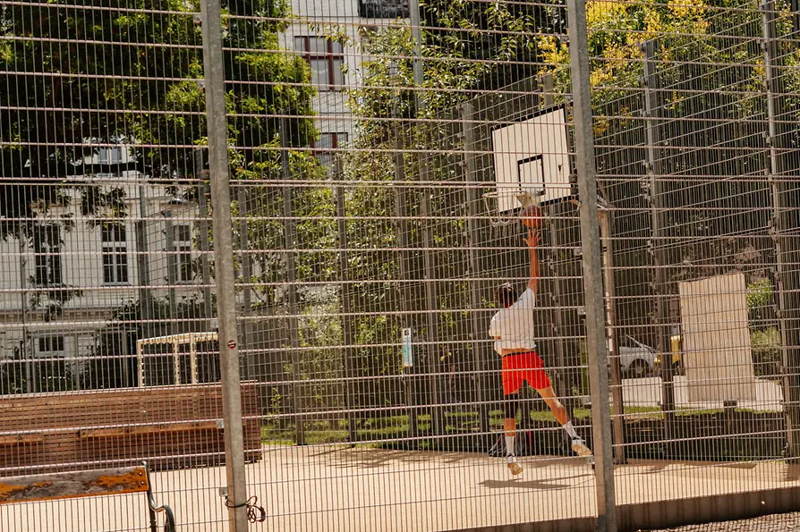 Basketballspieler im Piaristenviertel