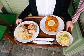 Wiener Schnitzel, Heuriger Kierlinger, Nussdorf